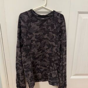 Lululemon Camo Long Sleeve Athletic Pullover